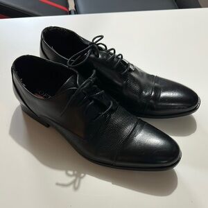 Black Leather Oxford Shoes with Polished Finish